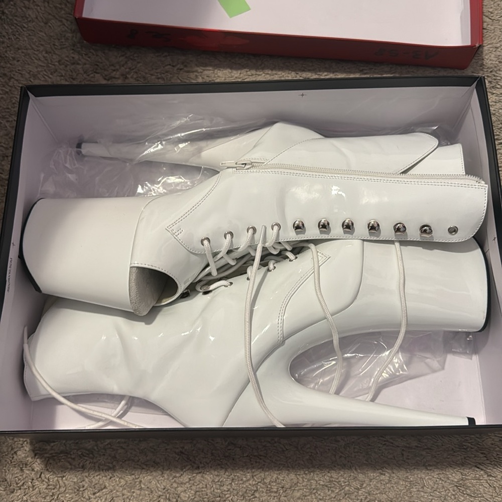 Pleaser White Leather Boots